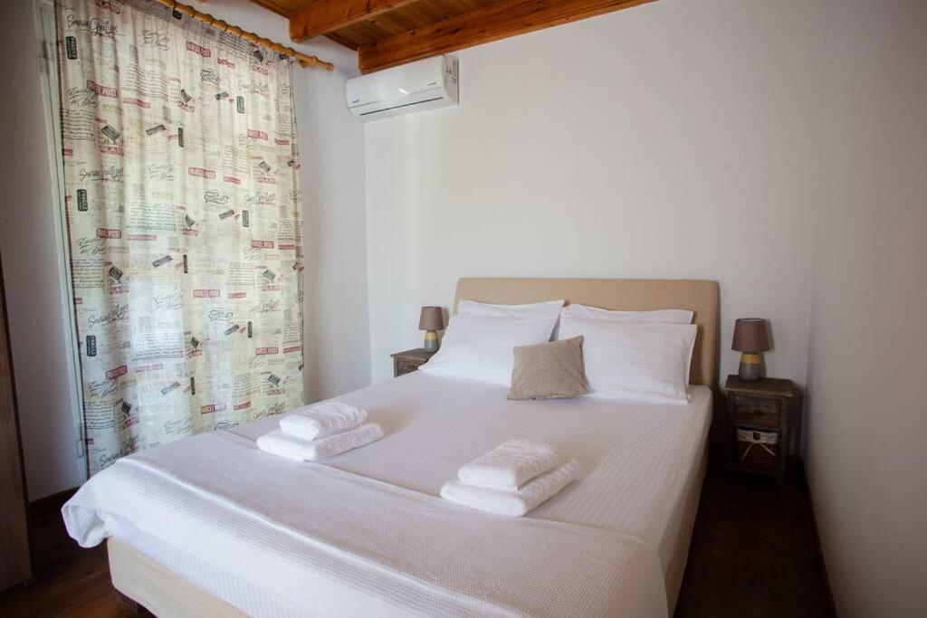 Kohyli Beachfront House Ajía Pelajía Hlomú Kültér fotó
