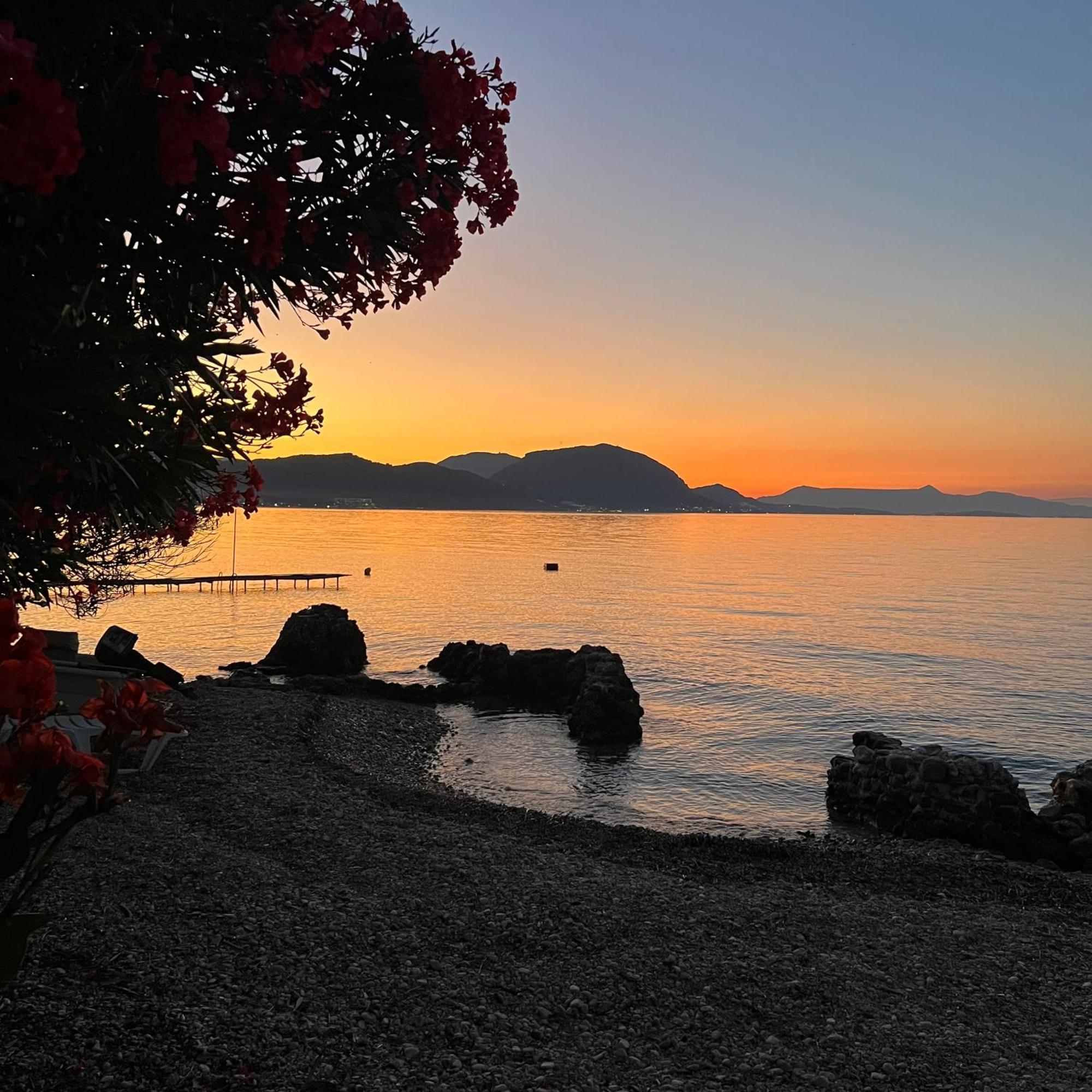 Kohyli Beachfront House Ajía Pelajía Hlomú Kültér fotó